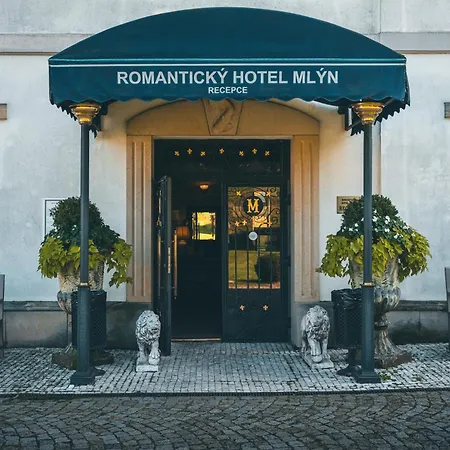 Romantic Mlyn