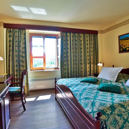 Romantic Mlyn Hotell 4*