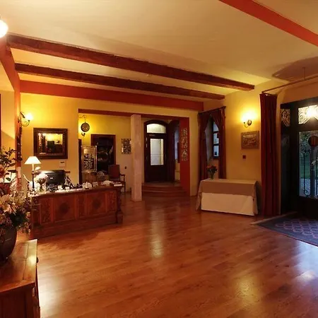 فندق Romantic Mlyn 4*
