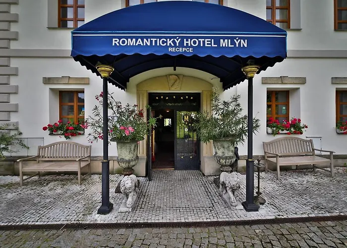 Romantic Mlyn فندق