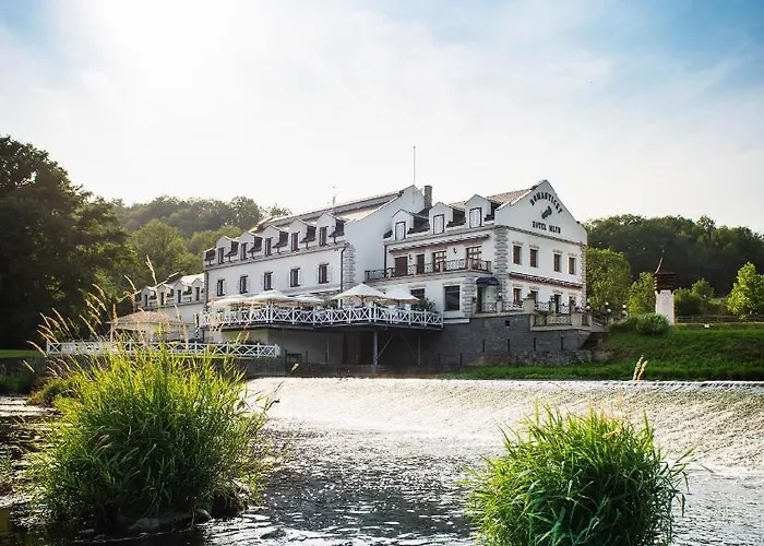 فندق Romantic Mlyn 4*